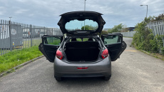 Peugeot 208 1.2 PureTech 82 Signature 5dr [Start Stop] Petrol Hatchback